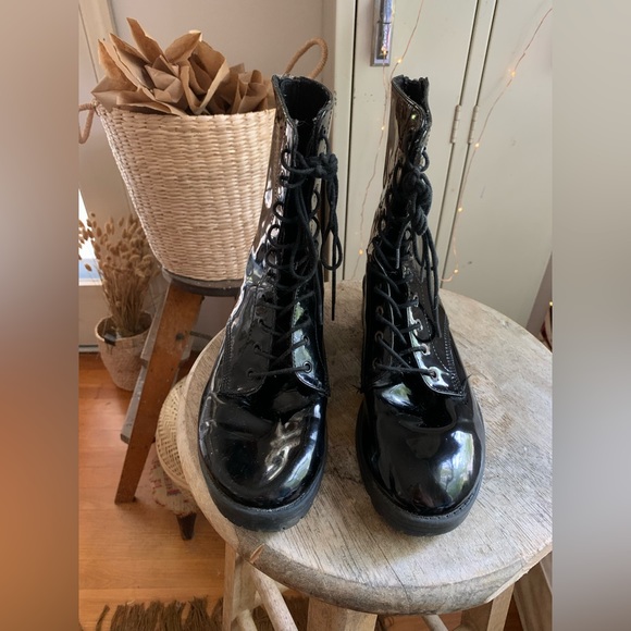 Lace Up Combat Boot - Picture 7 of 11